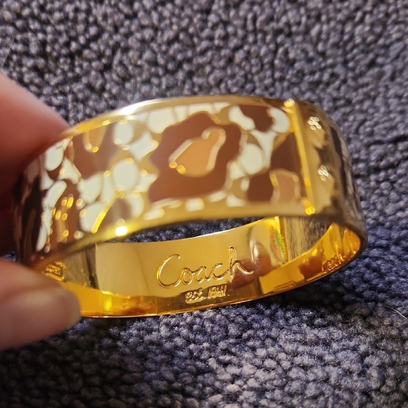 New Coach Ocelot Gold-tone Bangle - Picture 3 of 6